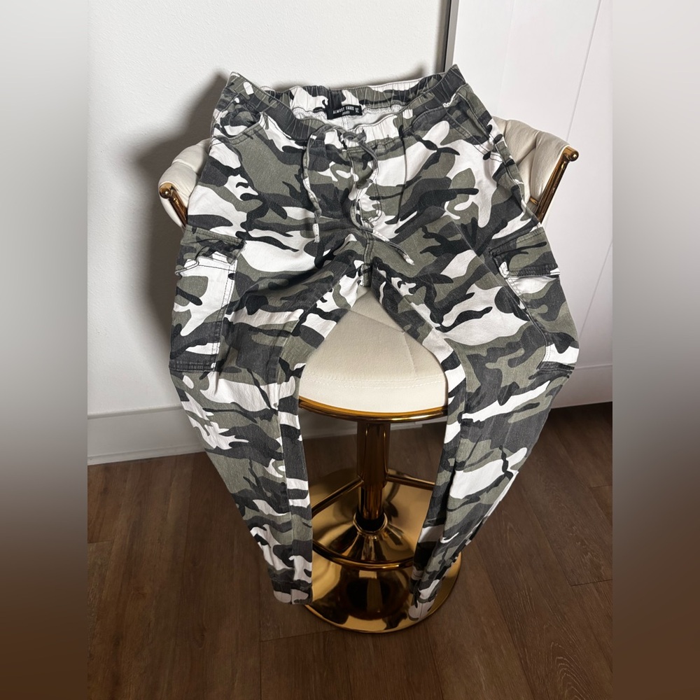 Almost Famous Green Camouflage Joggers (XL)